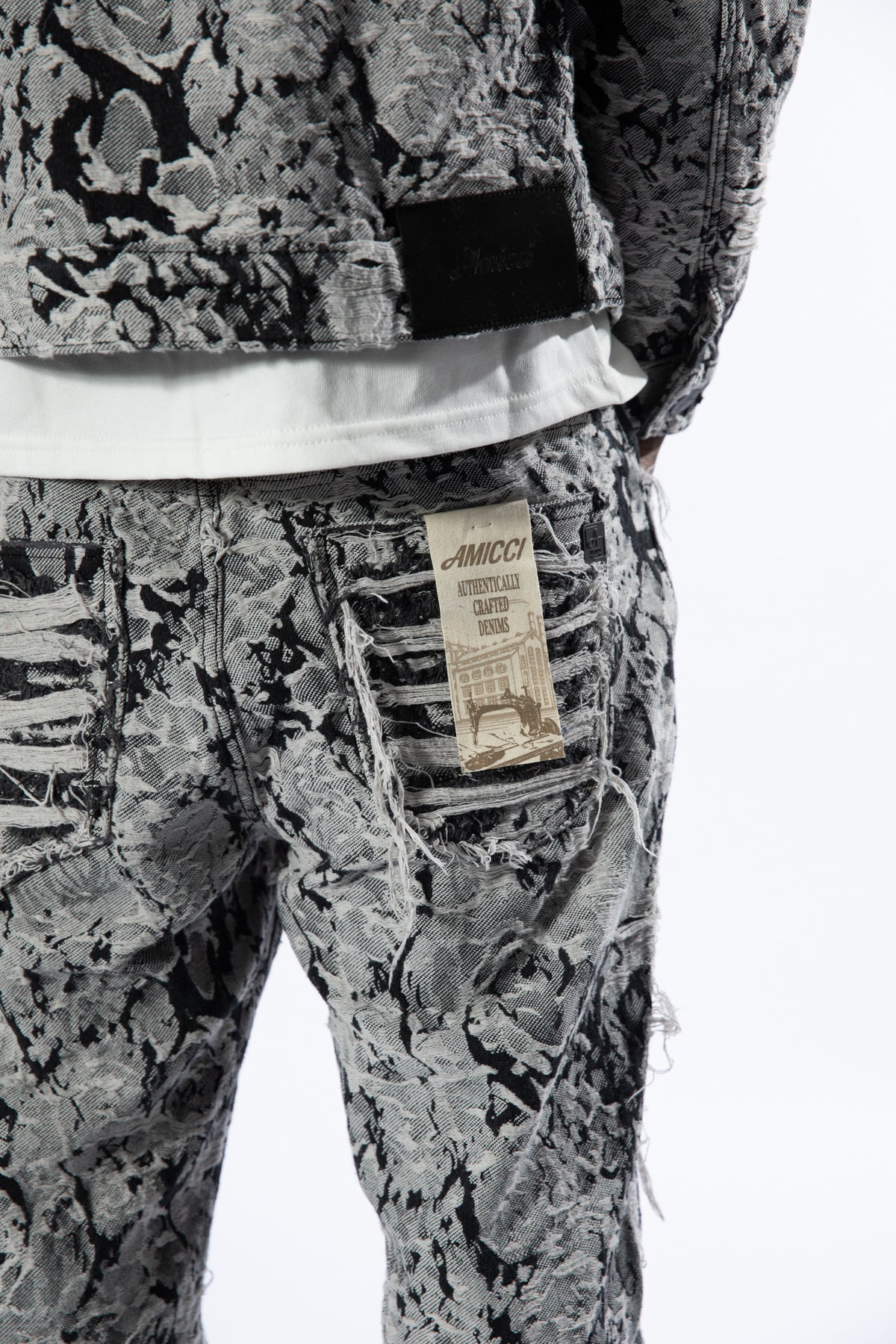 Jeans de mezclilla jacquard Amelio negros