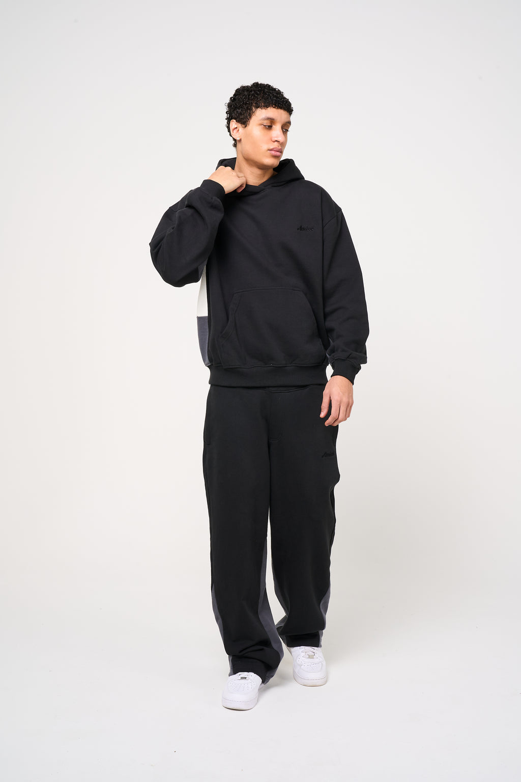 Modena Pay Modena Hoodie Black – Amicci