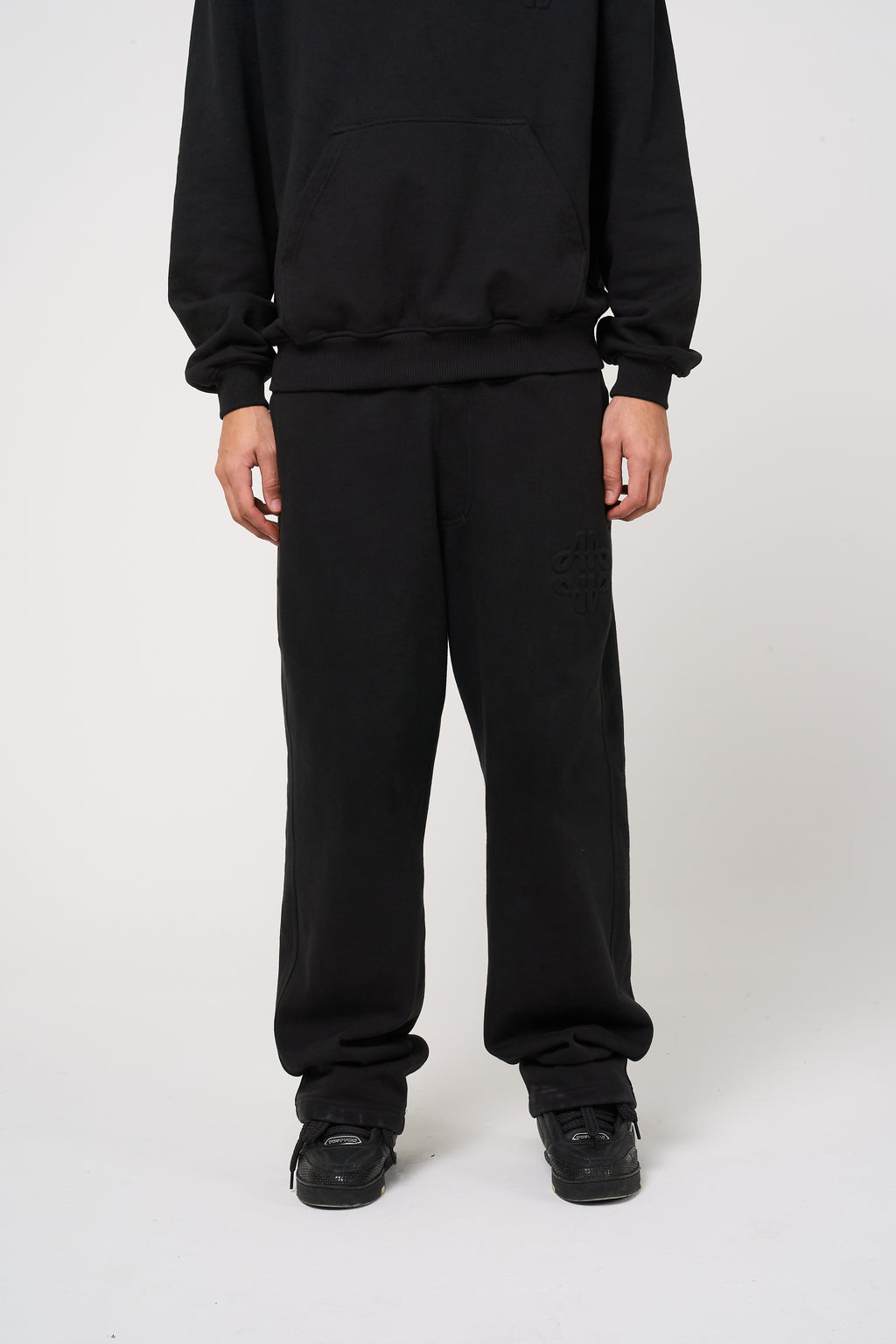 Reyes Emblem Logo Jogger Black