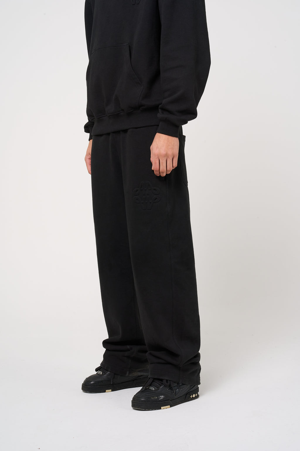 Reyes Emblem Logo Jogger Black