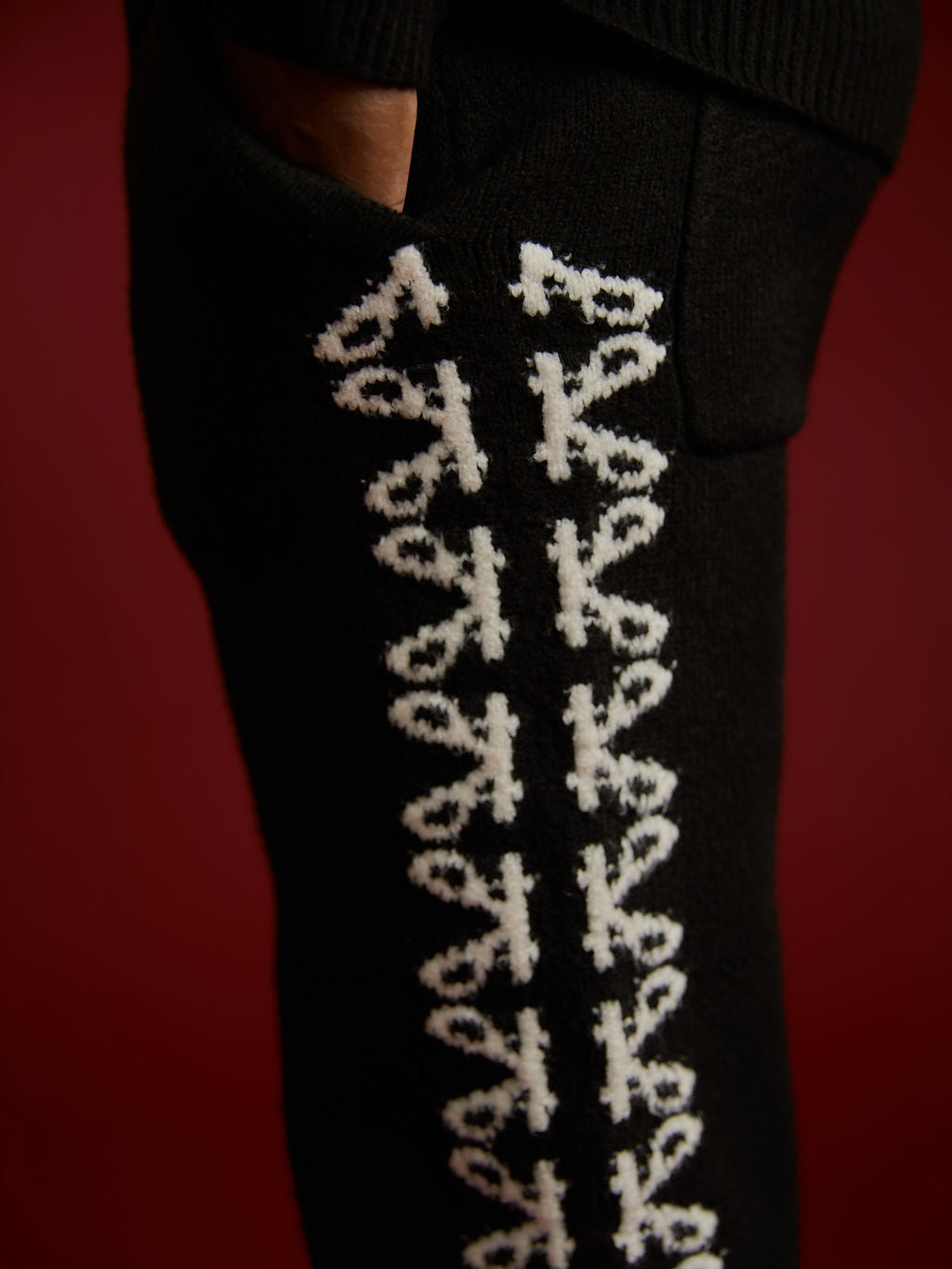 Sudadera negra de punto merino
