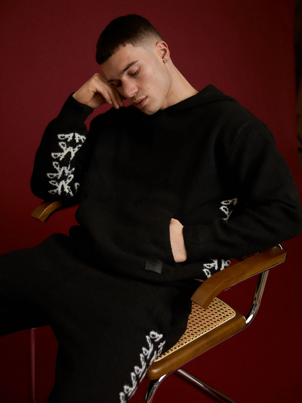 Sudadera negra de punto merino
