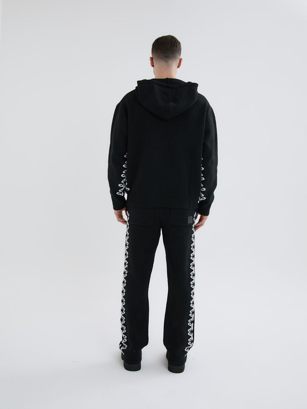 Sudadera negra de punto merino