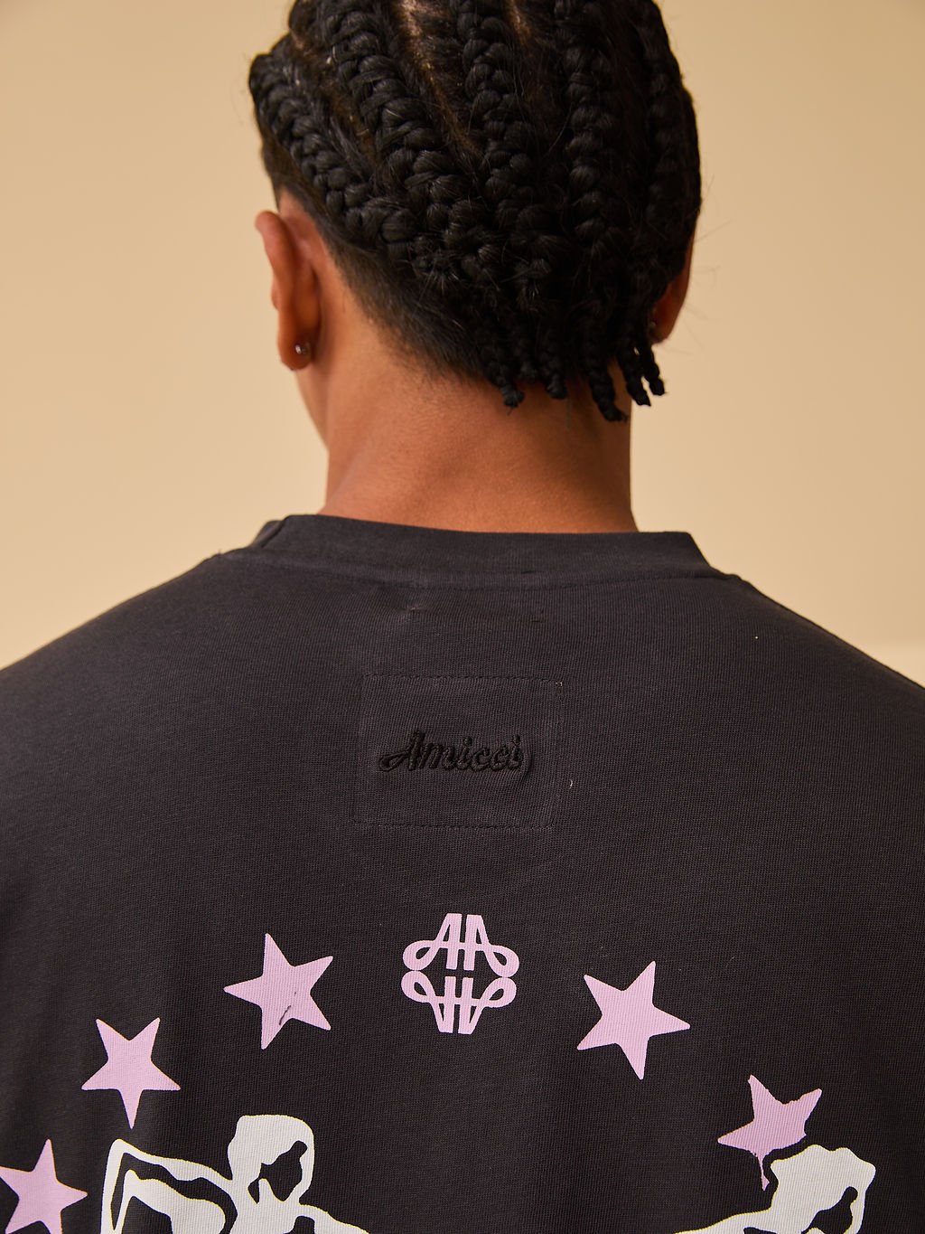 Camiseta gráfica Hasten negra