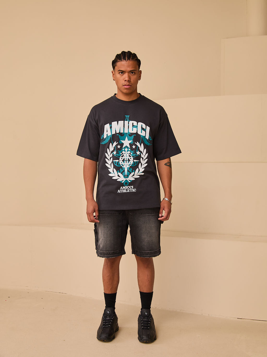 Camiseta gráfica Parade negra