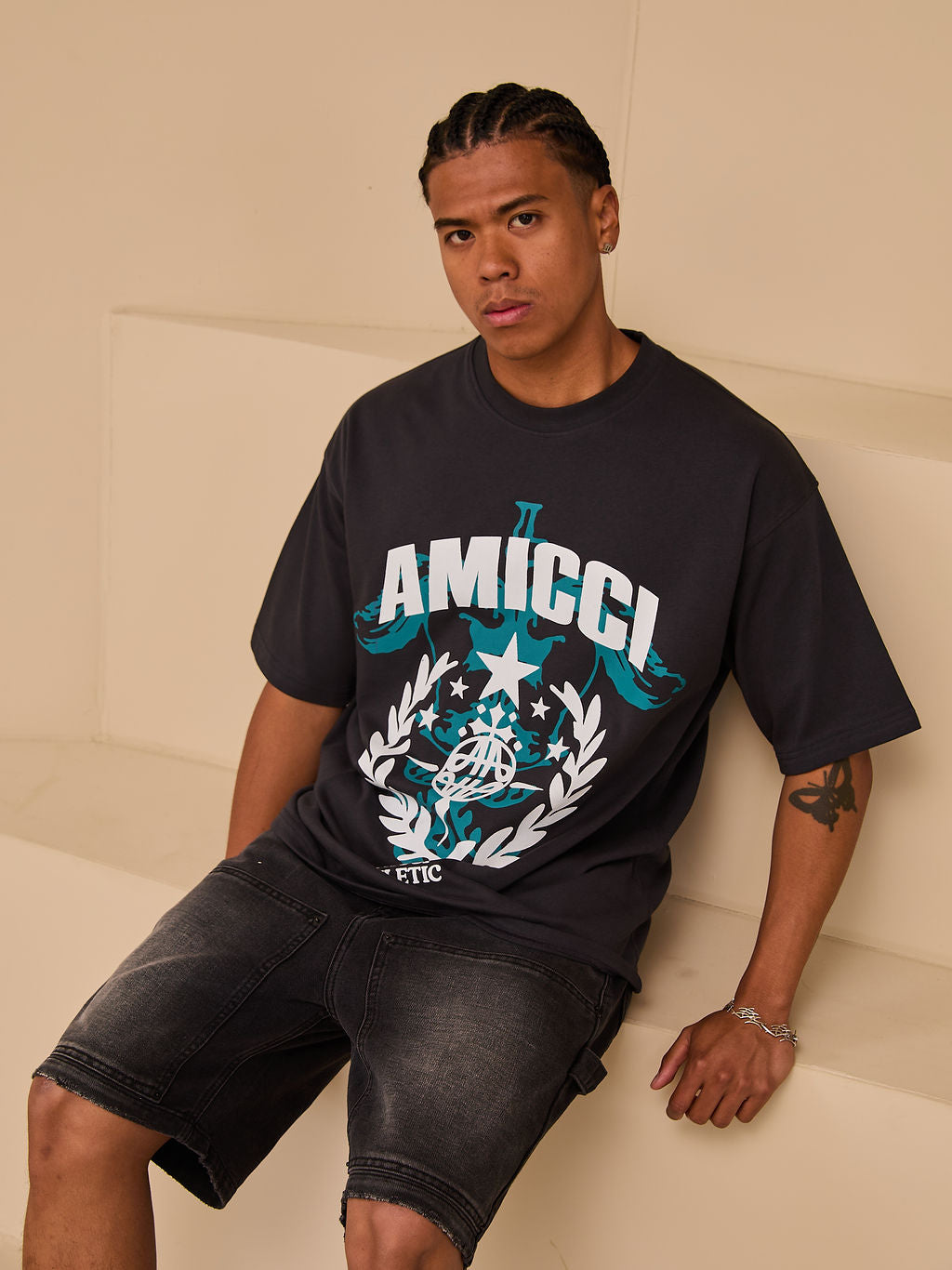 Camiseta gráfica Parade negra