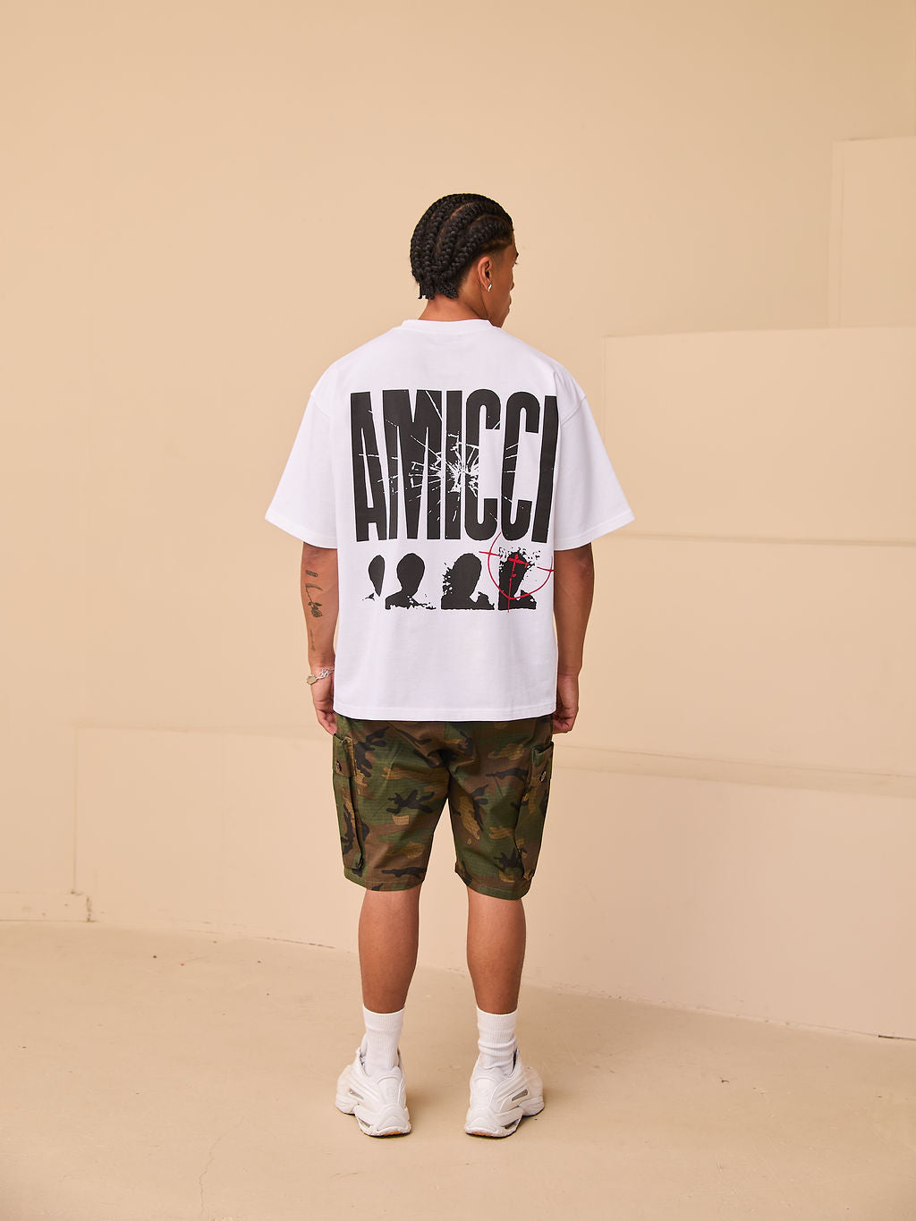 Camiseta gráfica de francotirador blanca