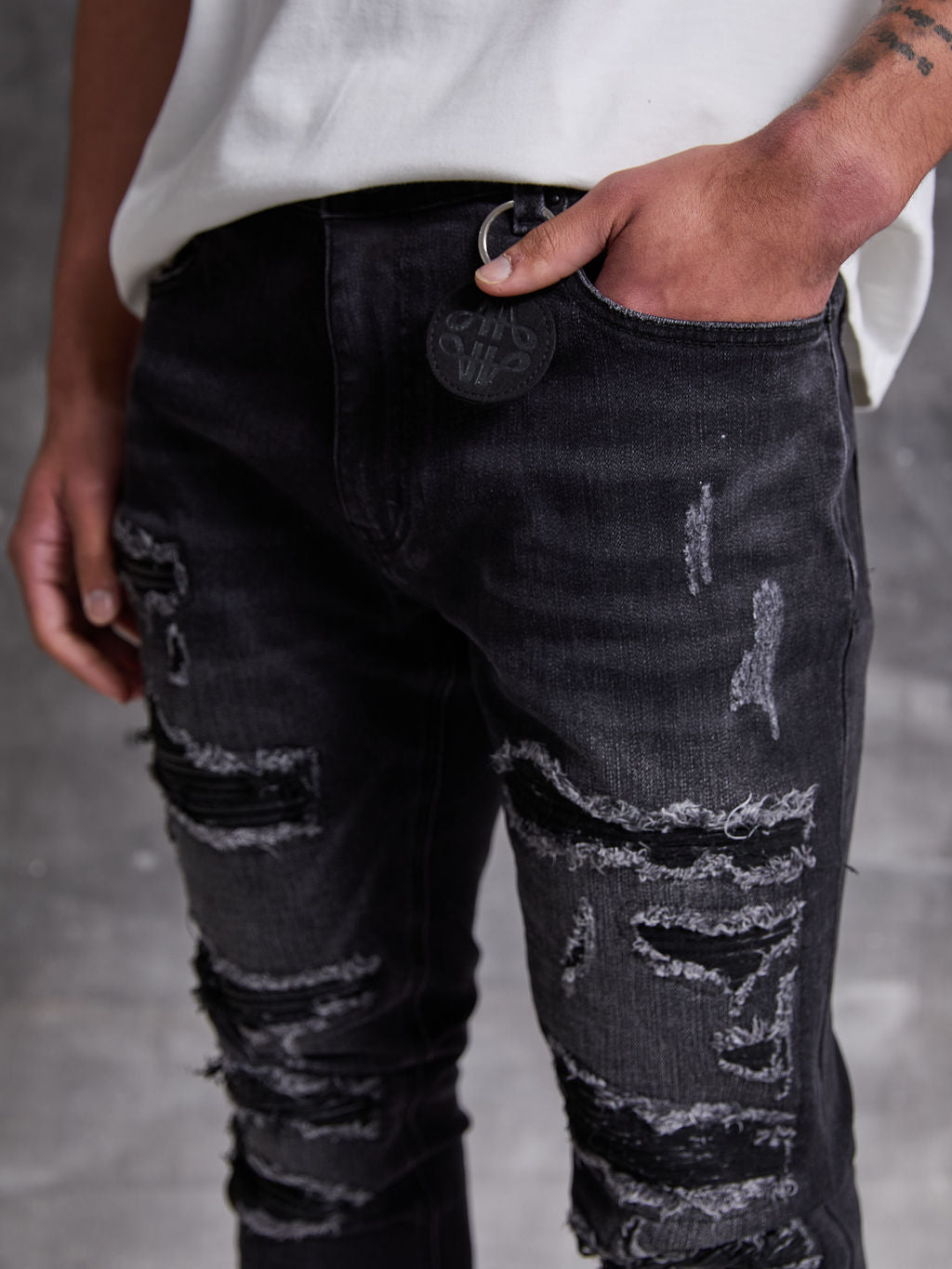 Jeans Skinny Negros Rotos Rocco