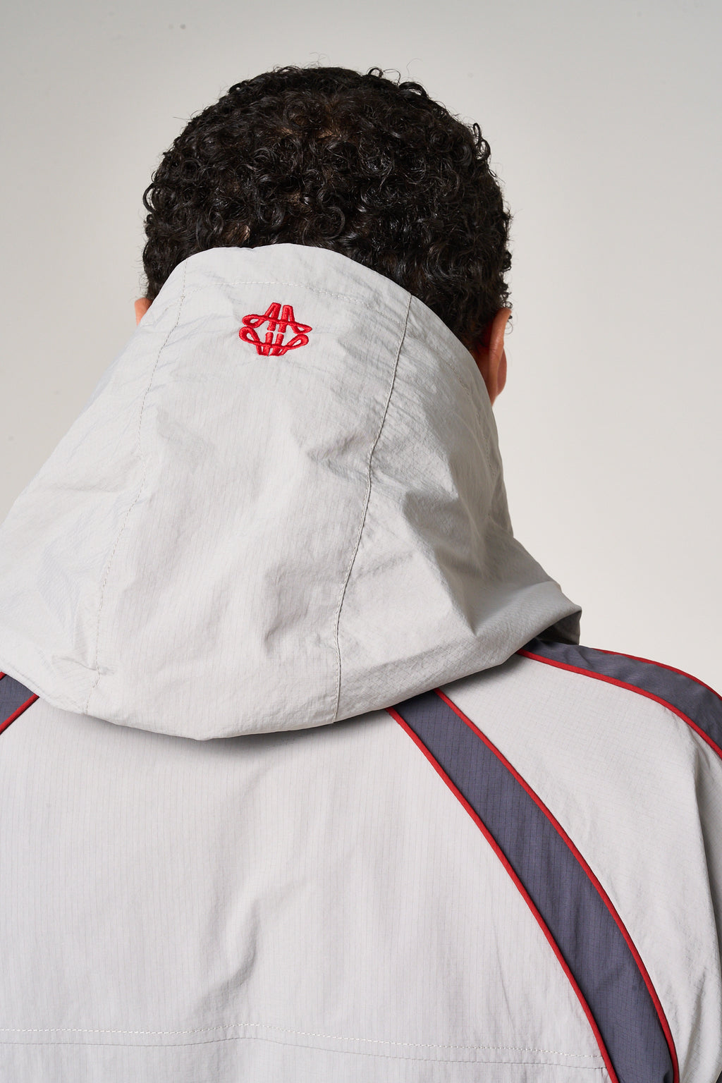 Shell Windbreakert Placido Grey Shell Windbreaker – Amicci