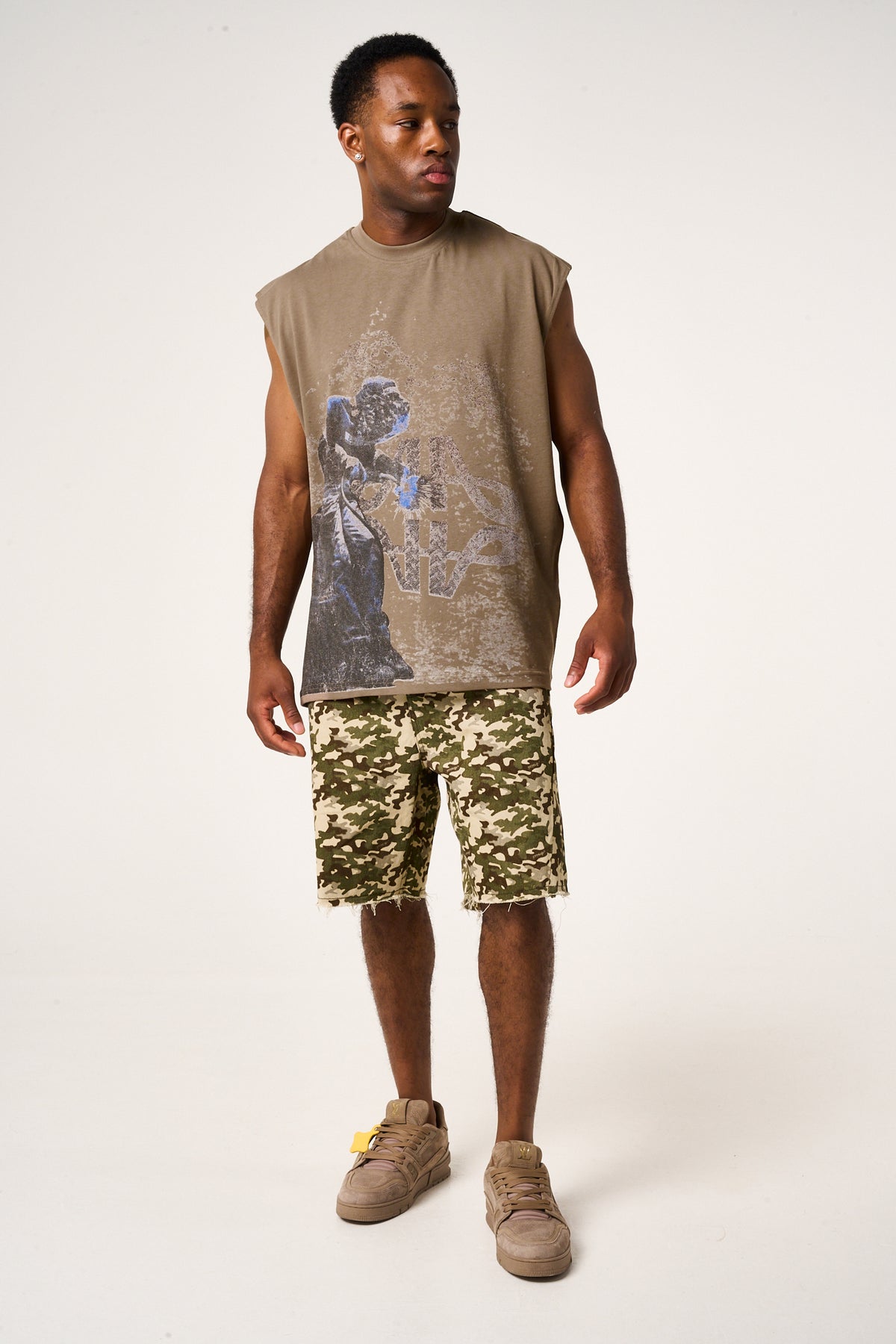 Shackle Sleeveless Graphic T