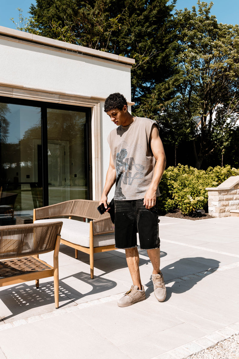 Shackle Sleeveless Graphic T
