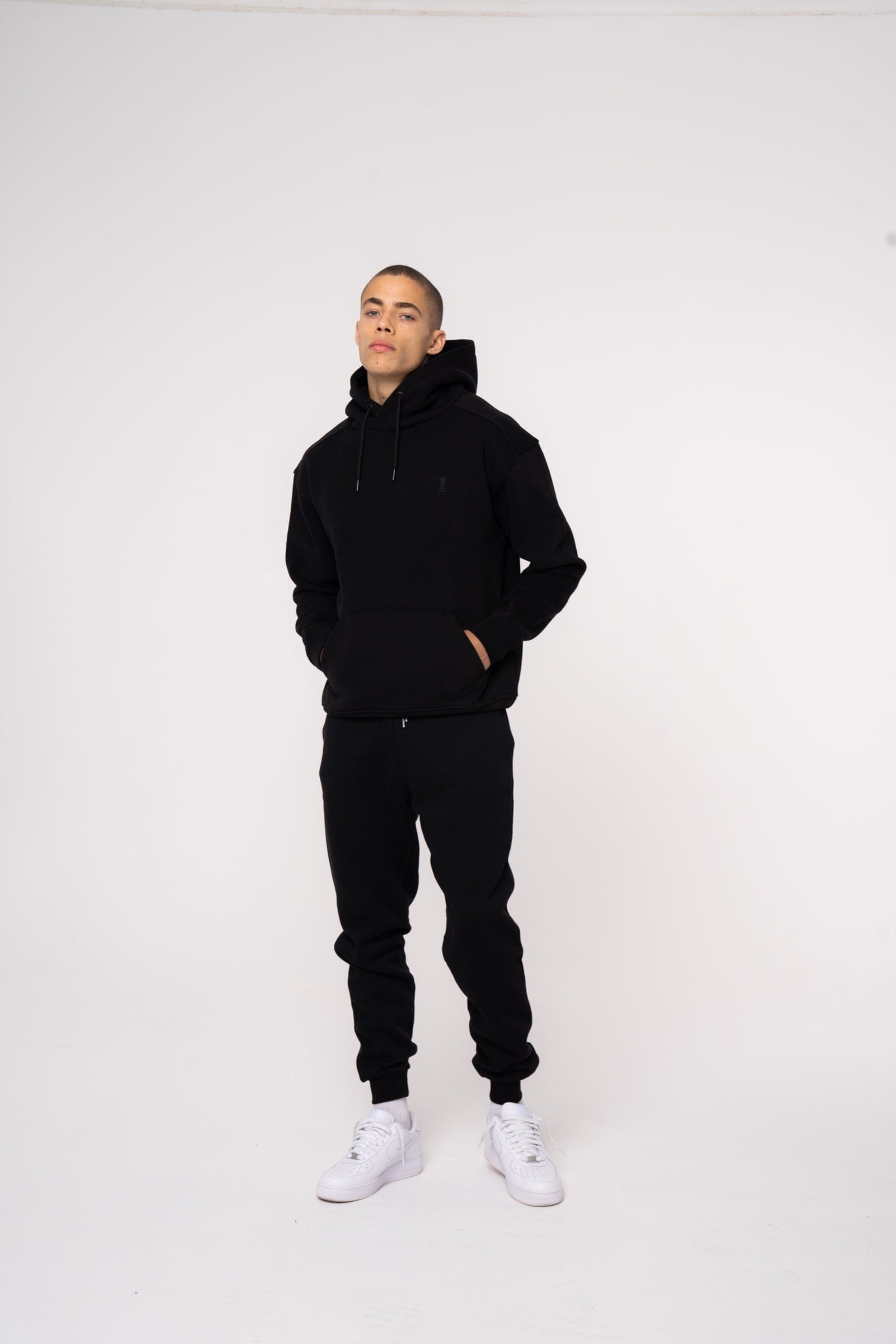 Amicci Hoodies Basic Hoodie Black